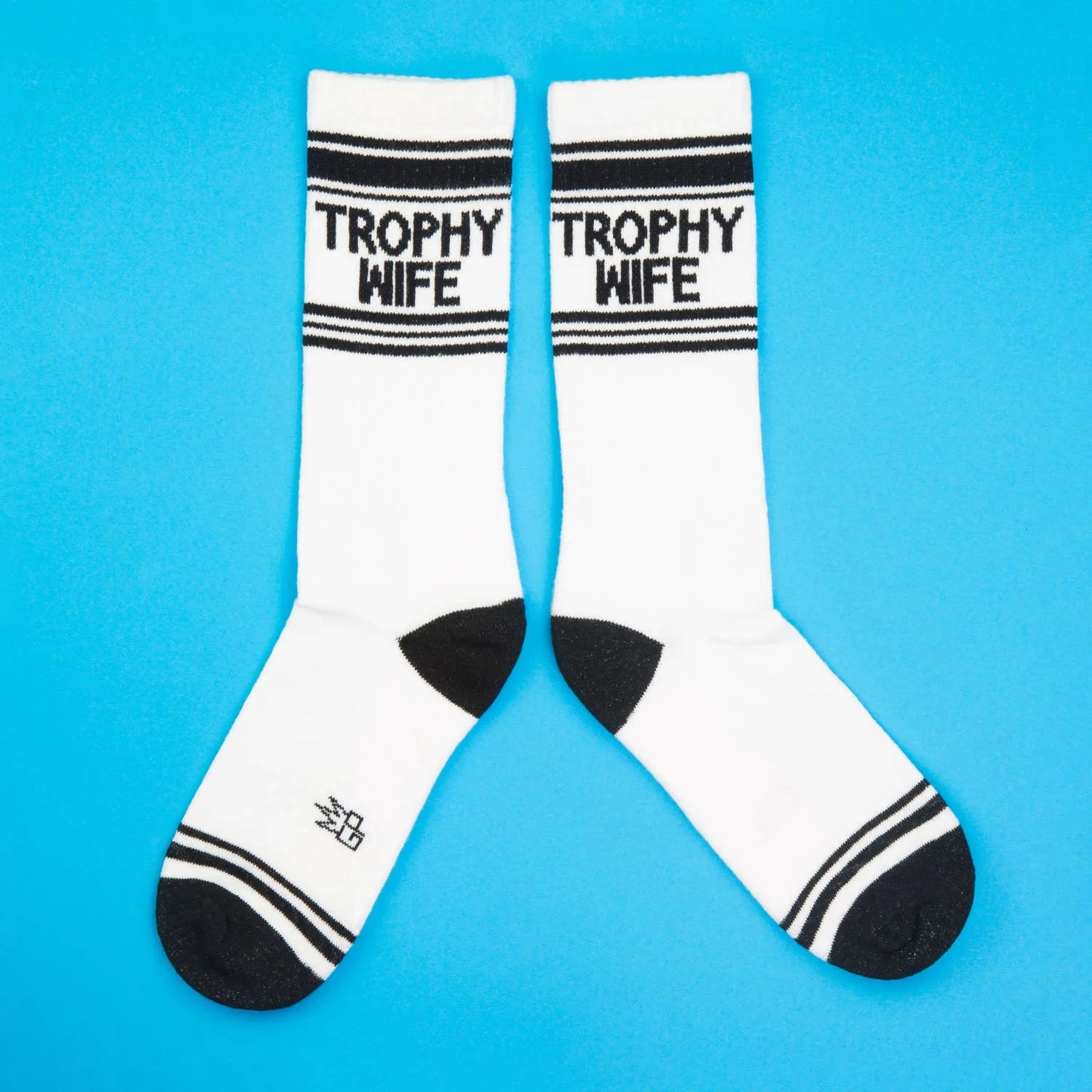 UNISEX - TROPHY WIFE